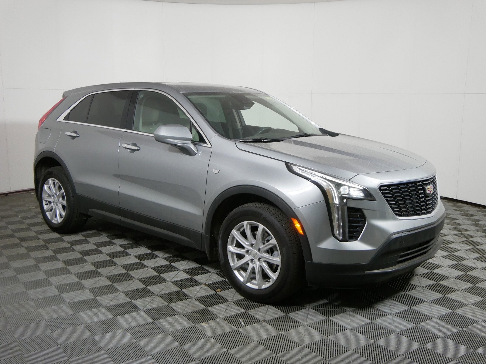 Used 2023 Cadillac XT4 Luxury with VIN 1GYFZBR46PF141125 for sale in Minneapolis, Minnesota